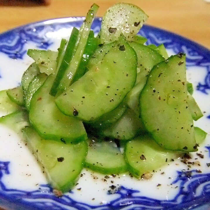 残暑厳しいお酒のおつまみにきゅうりは美味い。